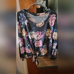 Staccato Flowered Tie-Up Crew